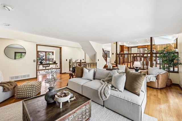 16300 Adeline Lane, Minnetonka, MN 55391