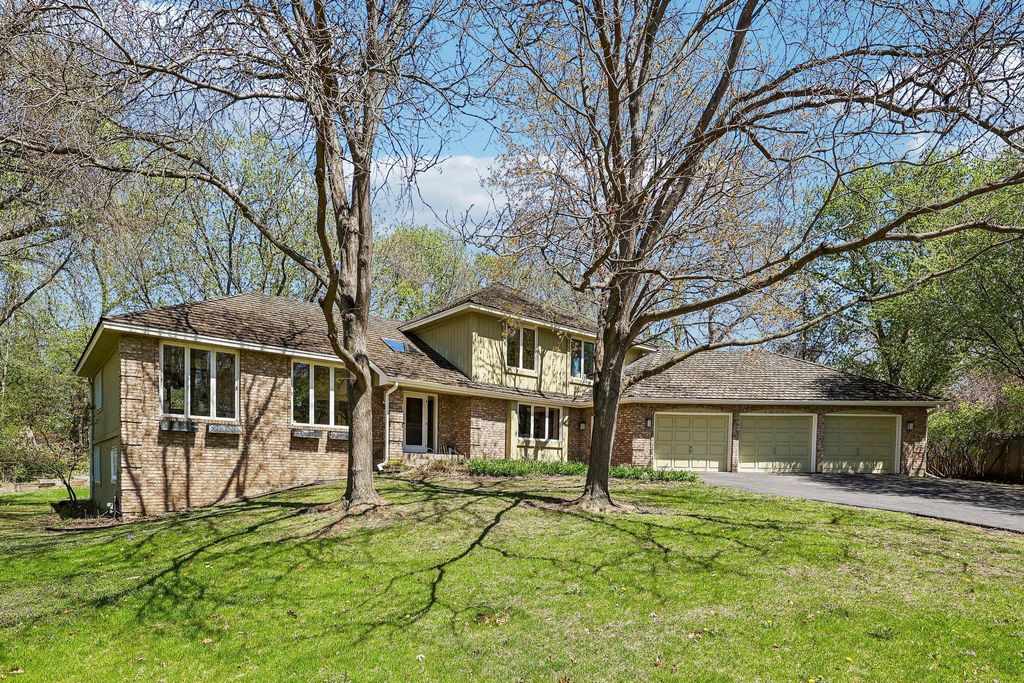 16300 Adeline Lane, Minnetonka, MN 55391