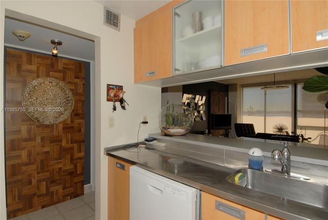 600 NE 36th St 1212, Miami, FL 33137