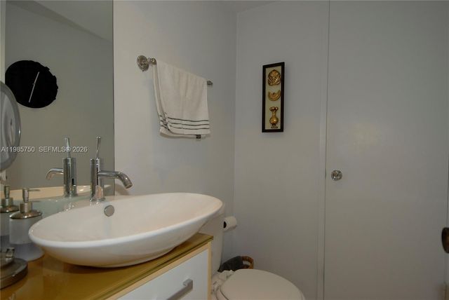 600 NE 36th St 1212, Miami, FL 33137