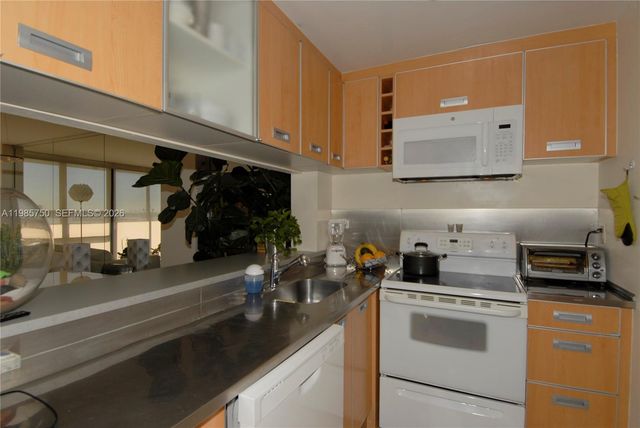 600 NE 36th St 1212, Miami, FL 33137