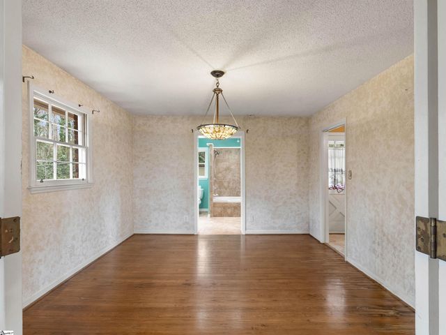 180 Johnnys Road, Inman, SC 29349