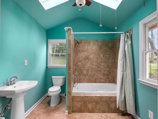 180 Johnnys Road, Inman, SC 29349