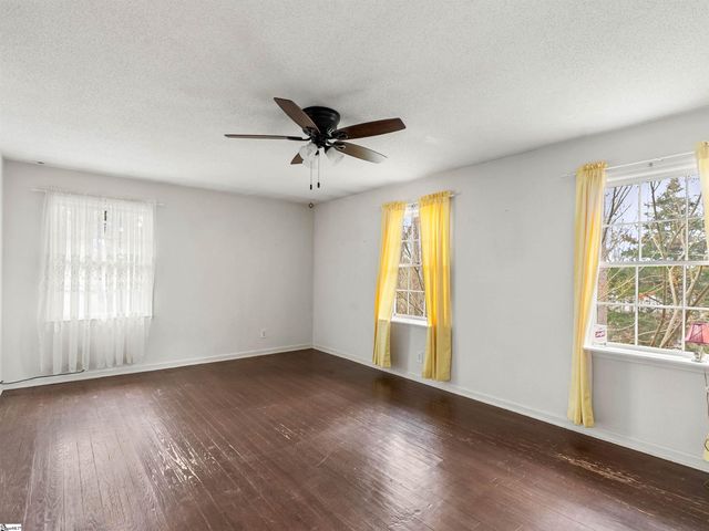 180 Johnnys Road, Inman, SC 29349