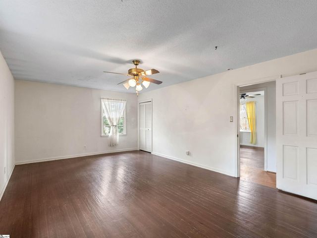 180 Johnnys Road, Inman, SC 29349