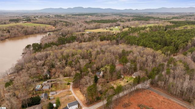 180 Johnnys Road, Inman, SC 29349