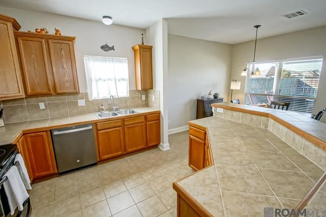 23249 Conifer Dr, Denham Springs, LA 70726