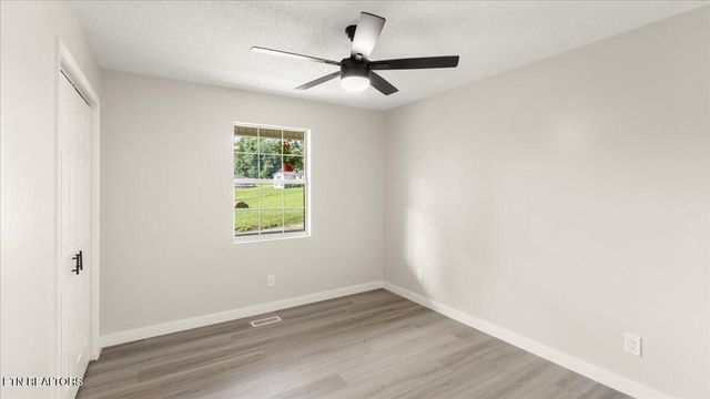 121 Inman Rd, Sweetwater, TN 37874