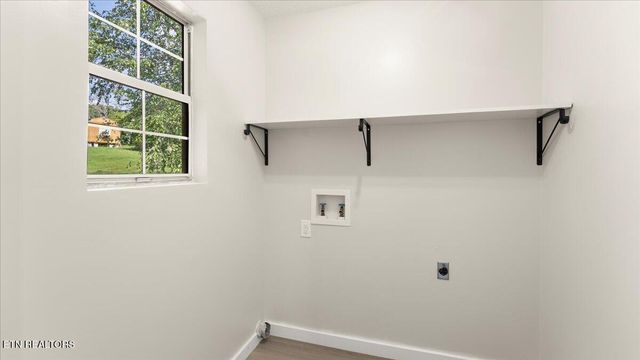 121 Inman Rd, Sweetwater, TN 37874
