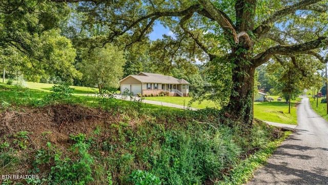 121 Inman Rd, Sweetwater, TN 37874