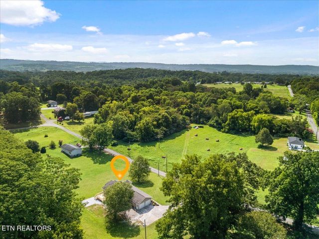 121 Inman Rd, Sweetwater, TN 37874