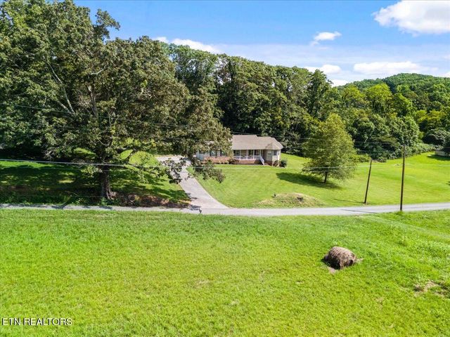 121 Inman Rd, Sweetwater, TN 37874