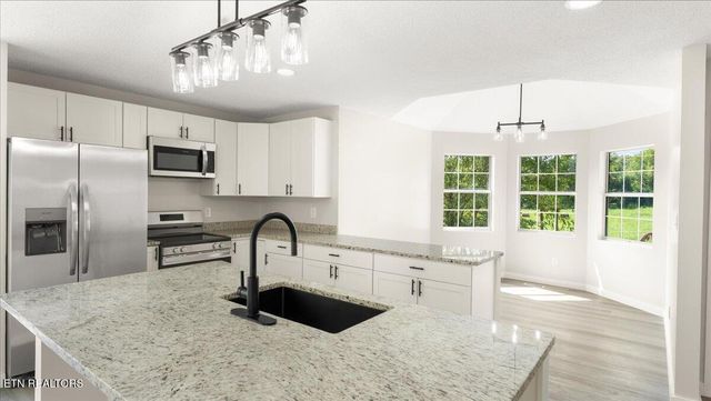 121 Inman Rd, Sweetwater, TN 37874