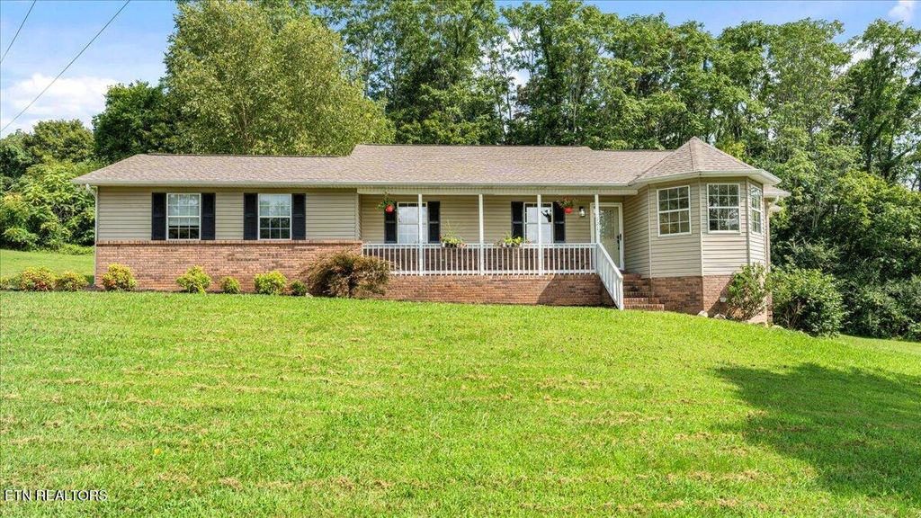 121 Inman Rd, Sweetwater, TN 37874