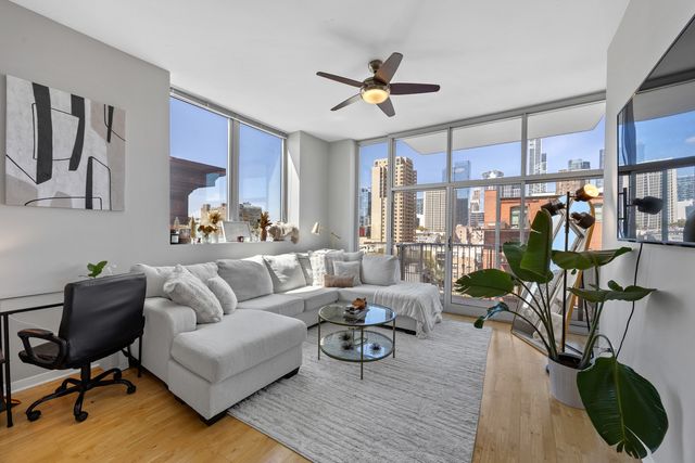 1600 S Indiana Avenue 702, Chicago, IL 60616