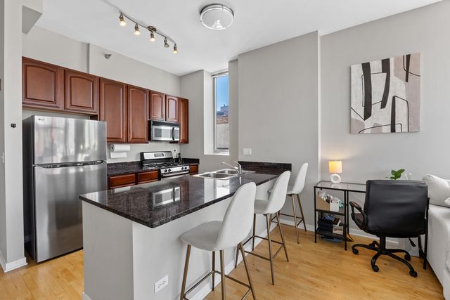 1600 S Indiana Avenue 702, Chicago, IL 60616