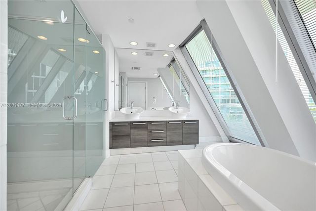 2950 NE 188th St 449, Aventura, FL 33180