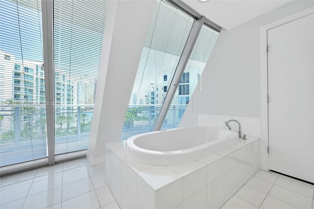 2950 NE 188th St 449, Aventura, FL 33180