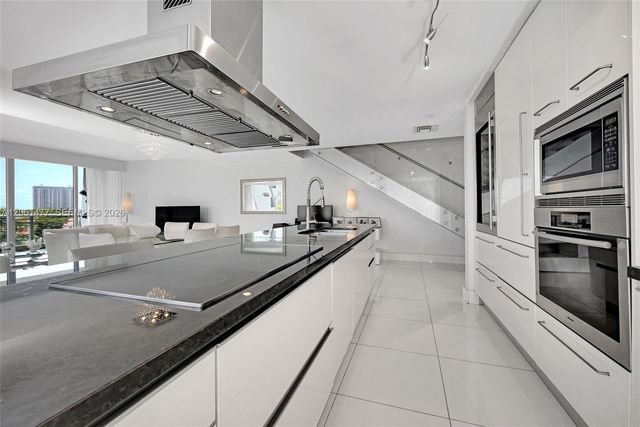 2950 NE 188th St 449, Aventura, FL 33180