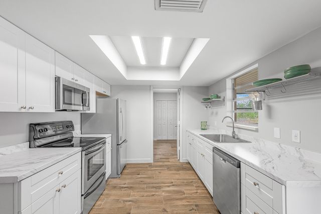 549 SW Buswell Avenue, Port St. Lucie, Port St Lucie, FL 34983