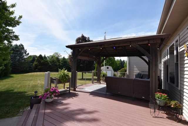 30936 Royal Hill ROAD, Burlington, WI 53105