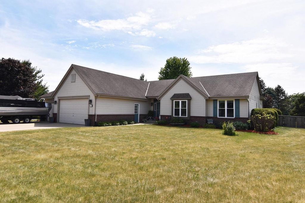 30936 Royal Hill ROAD, Burlington, WI 53105