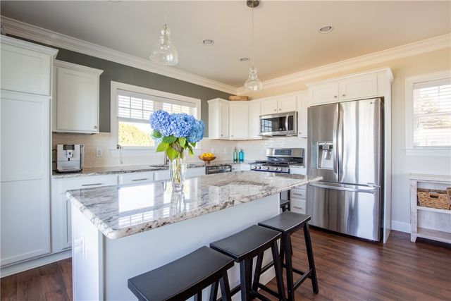 292 High Hill Road, Tiverton, RI 02842