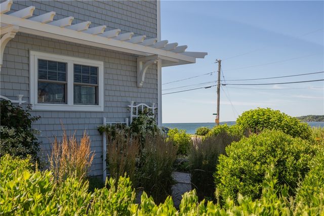 292 High Hill Road, Tiverton, RI 02842