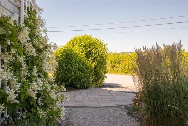 292 High Hill Road, Tiverton, RI 02842