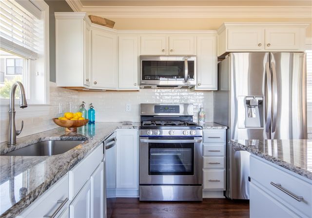 292 High Hill Road, Tiverton, RI 02842