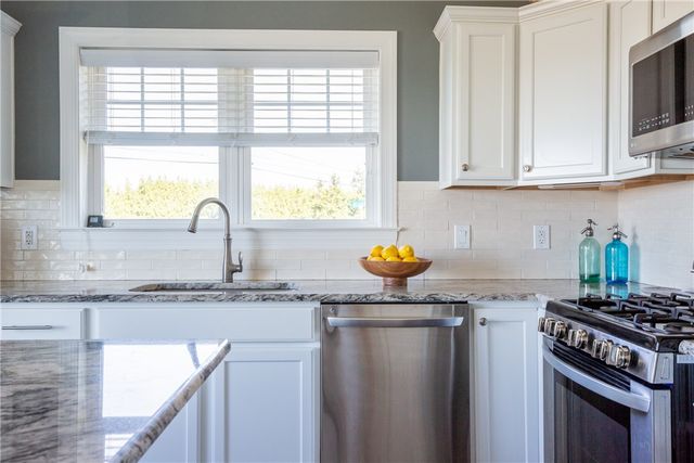 292 High Hill Road, Tiverton, RI 02842