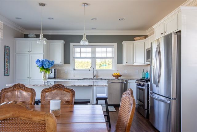 292 High Hill Road, Tiverton, RI 02842