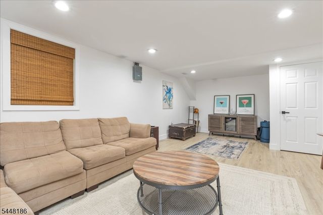1979 Dogwood Dr, Scotch Plains Twp., NJ 07076