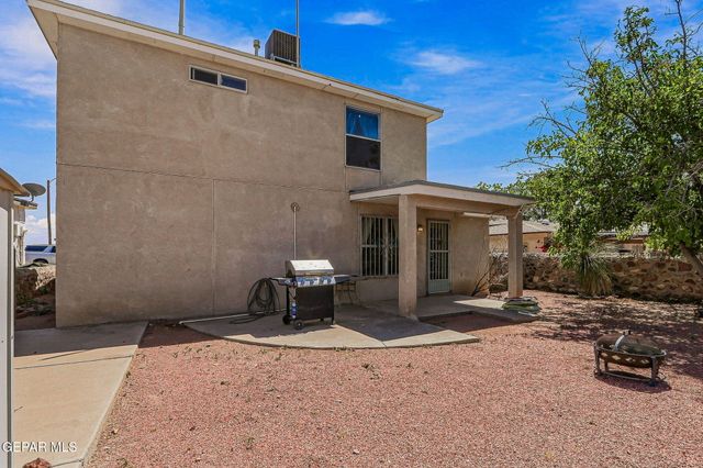 5457 GATE RIDGE Circle, El Paso, TX 79932