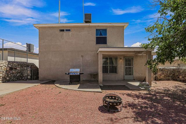 5457 GATE RIDGE Circle, El Paso, TX 79932