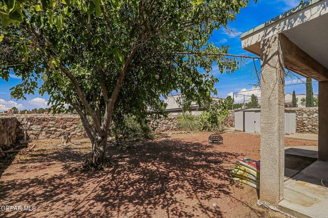 5457 GATE RIDGE Circle, El Paso, TX 79932