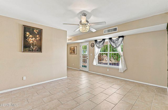 5457 GATE RIDGE Circle, El Paso, TX 79932