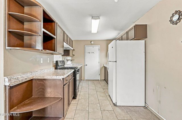 5457 GATE RIDGE Circle, El Paso, TX 79932