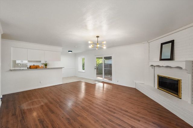 3425 Doolittle Drive, Arlington, TX 76014