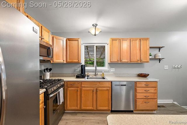 23015 Tuck Road, Farmington, MI 48336