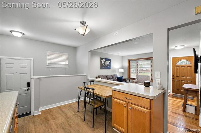 23015 Tuck Road, Farmington, MI 48336