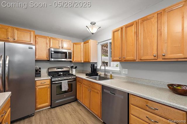 23015 Tuck Road, Farmington, MI 48336