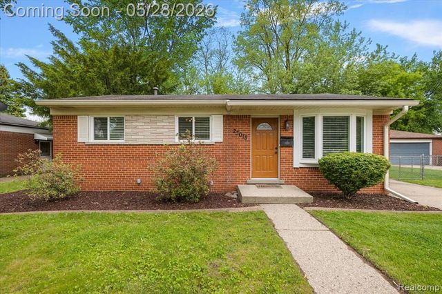 23015 Tuck Road, Farmington, MI 48336