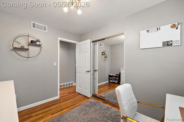 23015 Tuck Road, Farmington, MI 48336