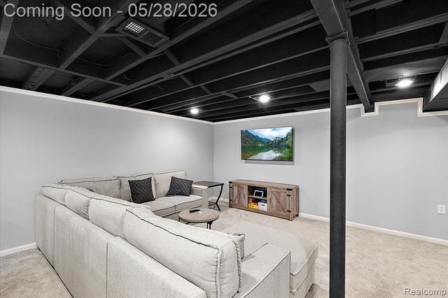 23015 Tuck Road, Farmington, MI 48336