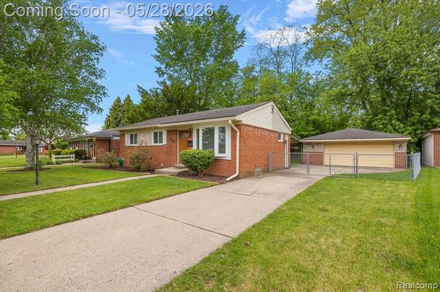 23015 Tuck Road, Farmington, MI 48336