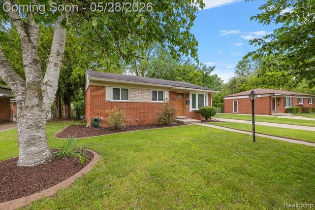 23015 Tuck Road, Farmington, MI 48336
