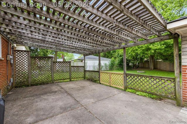 23015 Tuck Road, Farmington, MI 48336