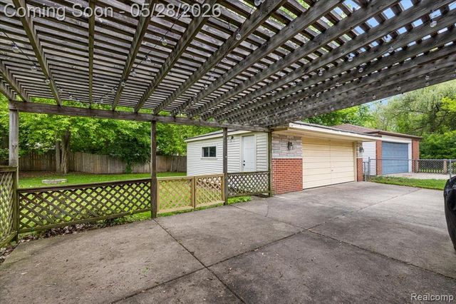 23015 Tuck Road, Farmington, MI 48336