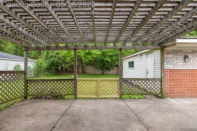 23015 Tuck Road, Farmington, MI 48336